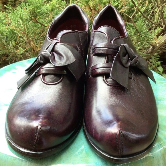 SPRING Step Ila (38) WOMEN’S Polished Leather Loafers, Leather bow in burgundy. - Picture 2 of 10